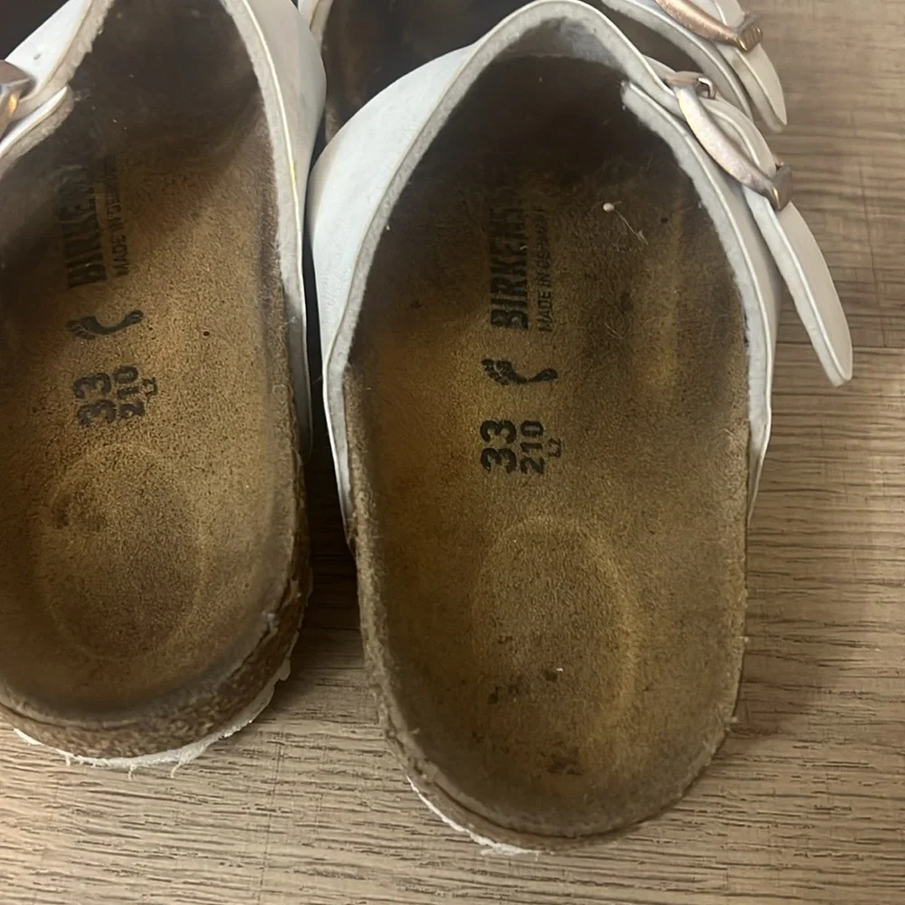 Birkenstock, white sandals, kids sz 2